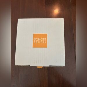 Schott Zwiesel Daily Flowers Medium Classic Rounded Daisy Vase - In Original Box